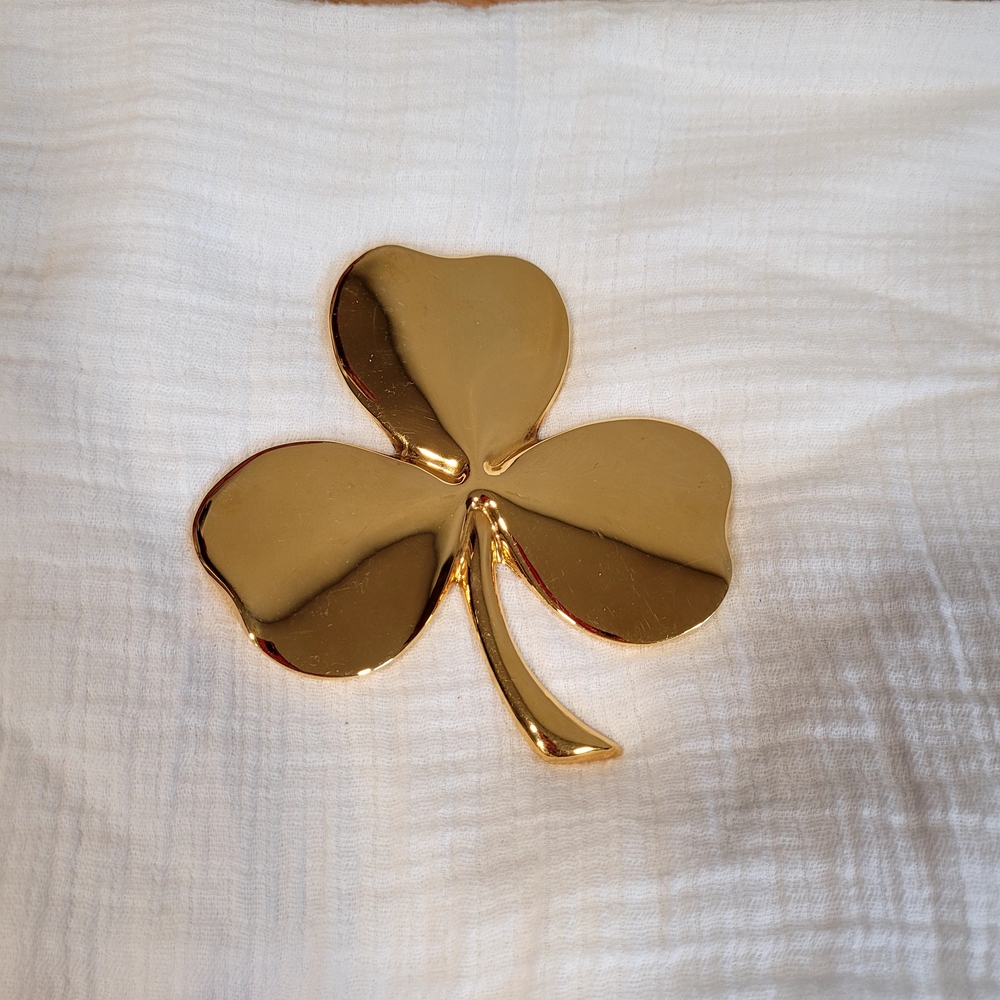 Vintage 24K Gold Plated 3 Leaf Shamrock Clover Paperweight In Box 4 1/2" - Picture 2 of 6
